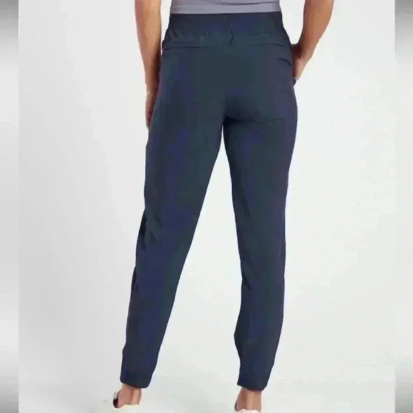 Athleta Brooklyn Jogger in Navy Size 24 NWT - Picture 2 of 12